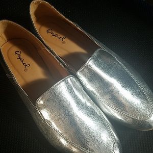 Never Worn Qupid Silver Shoes, size 6